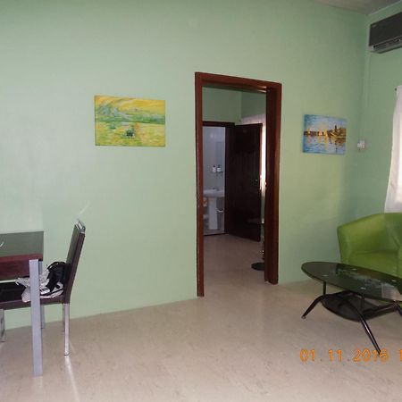 Posh Apartments And Hotel Ikeja Ngoại thất bức ảnh