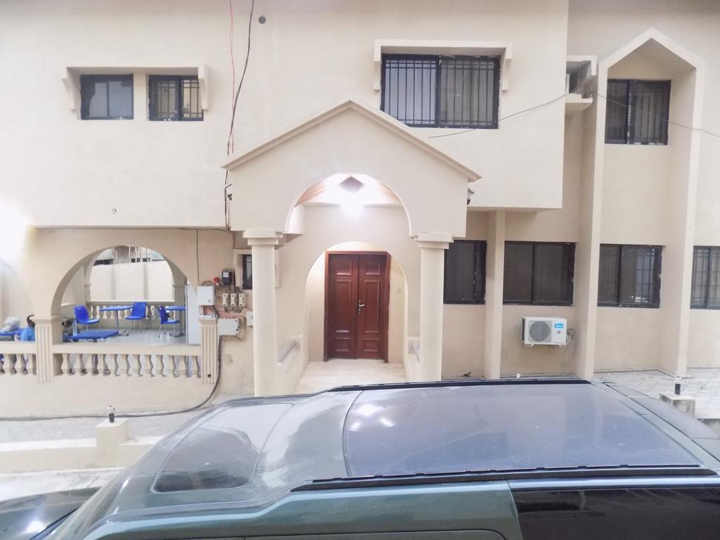Posh Apartments And Hotel Ikeja Ngoại thất bức ảnh