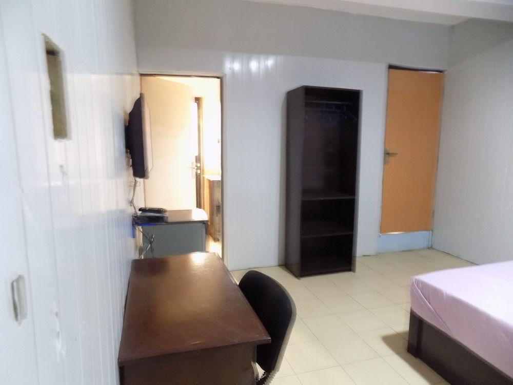 Posh Apartments And Hotel Ikeja Ngoại thất bức ảnh