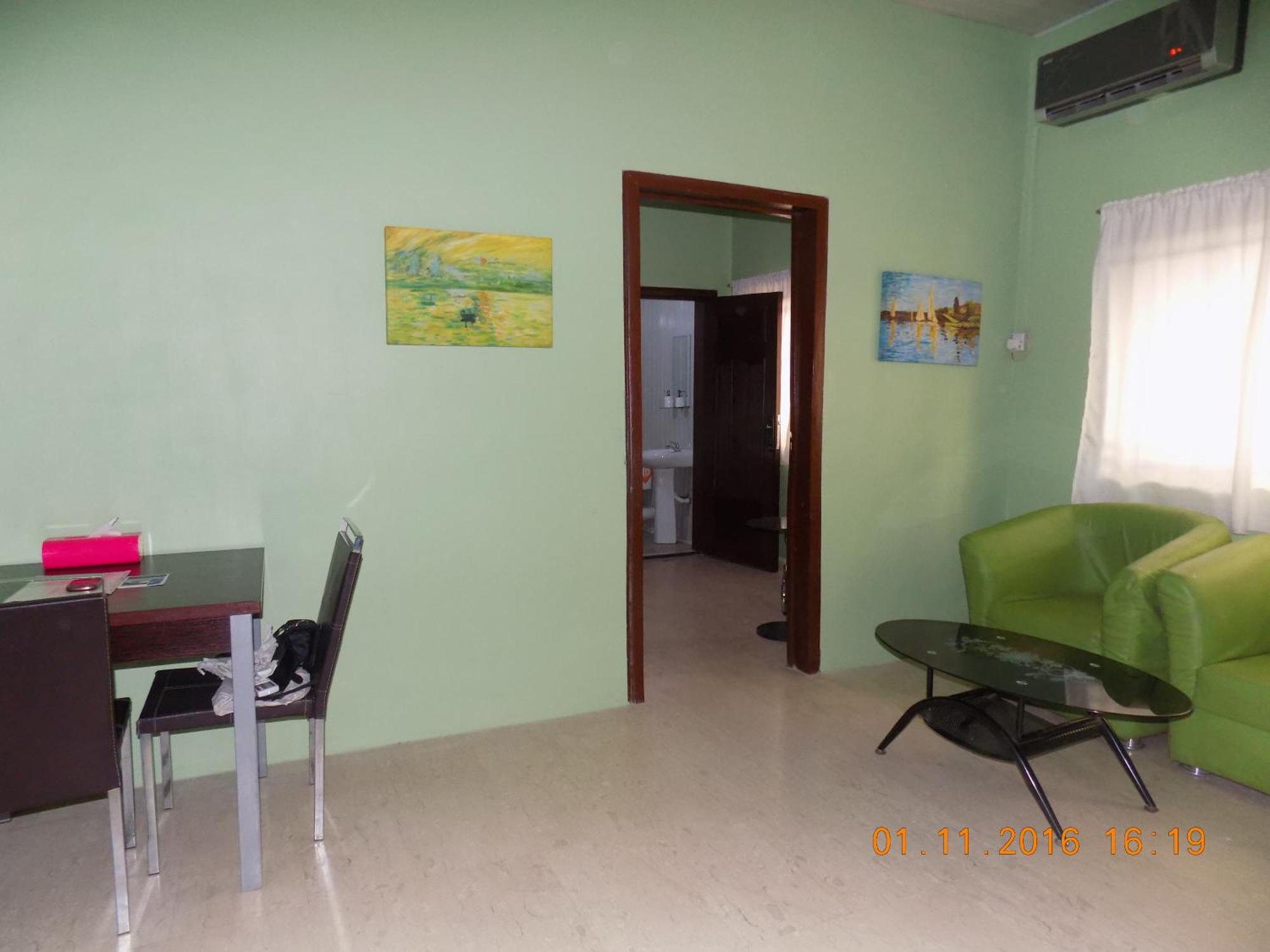 Posh Apartments And Hotel Ikeja Ngoại thất bức ảnh