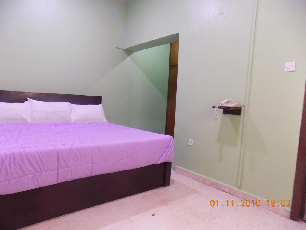 Posh Apartments And Hotel Ikeja Ngoại thất bức ảnh