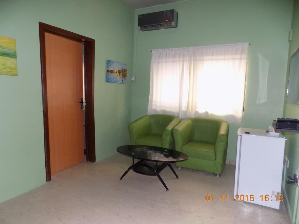 Posh Apartments And Hotel Ikeja Ngoại thất bức ảnh