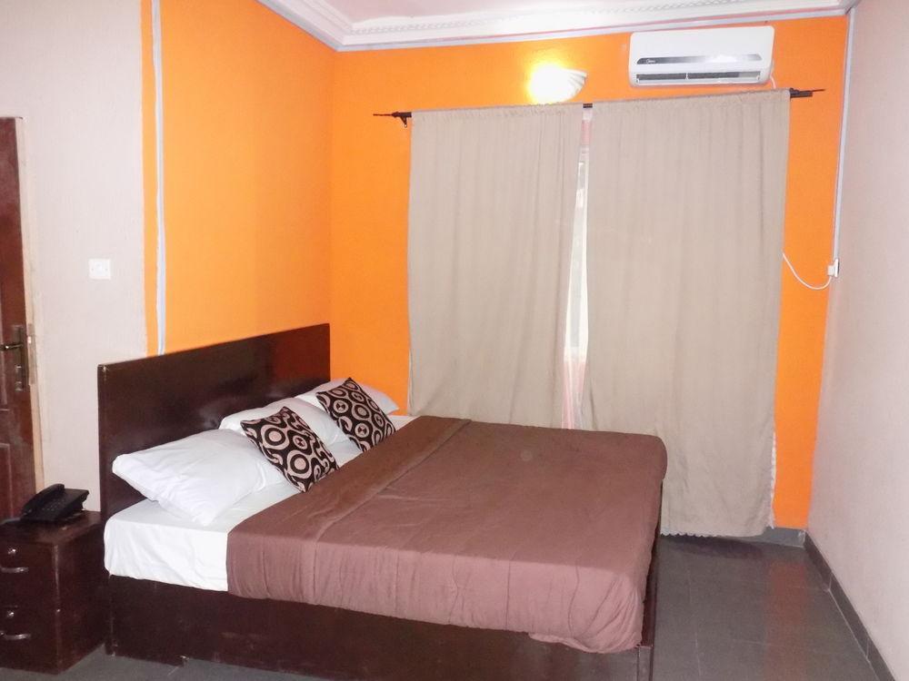 Posh Apartments And Hotel Ikeja Ngoại thất bức ảnh