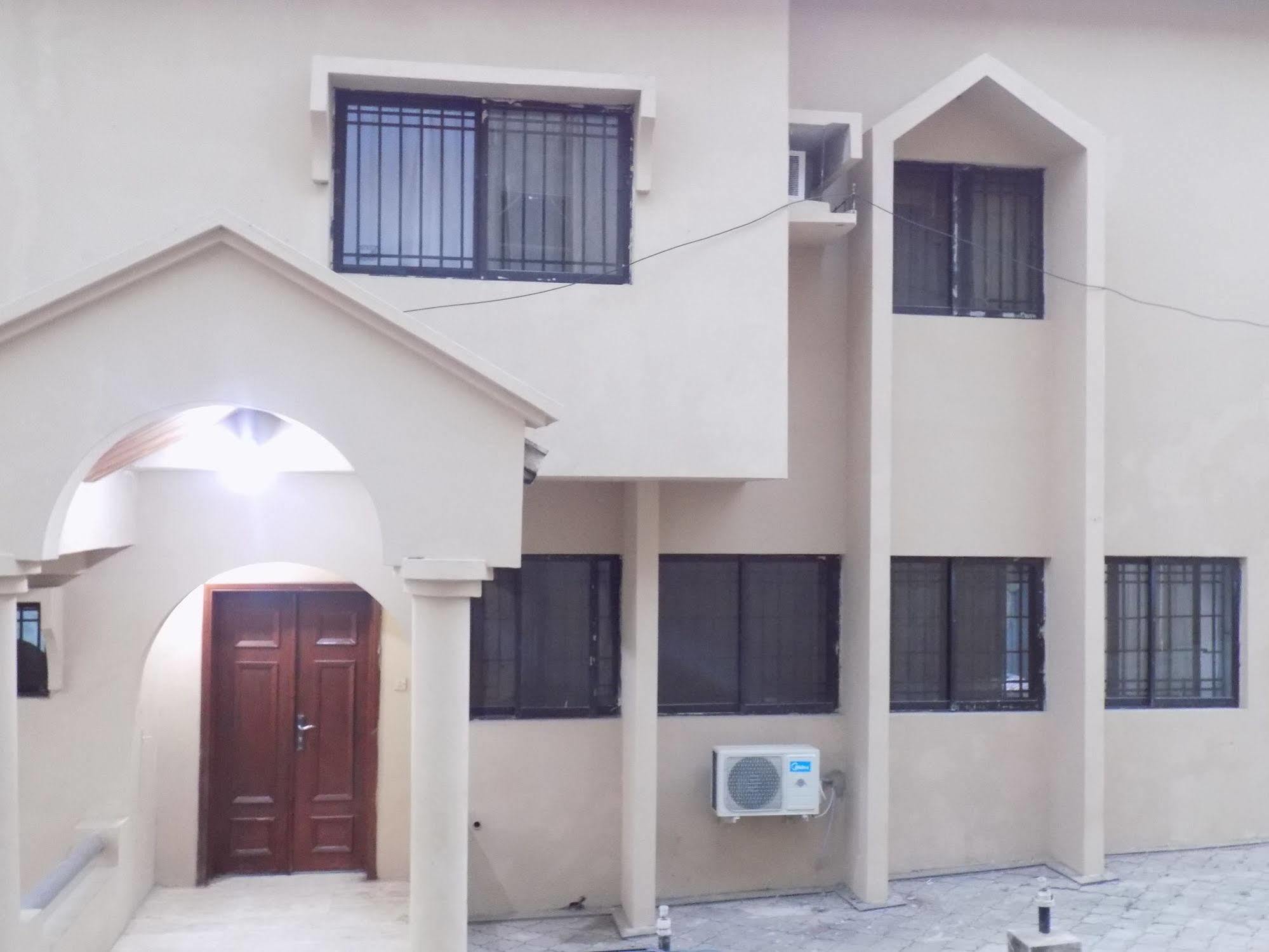 Posh Apartments And Hotel Ikeja Ngoại thất bức ảnh