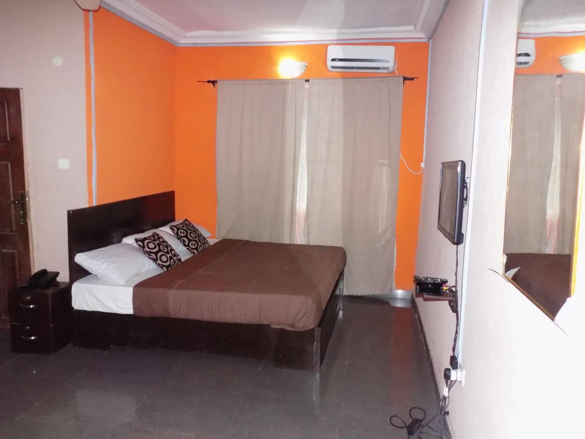 Posh Apartments And Hotel Ikeja Ngoại thất bức ảnh