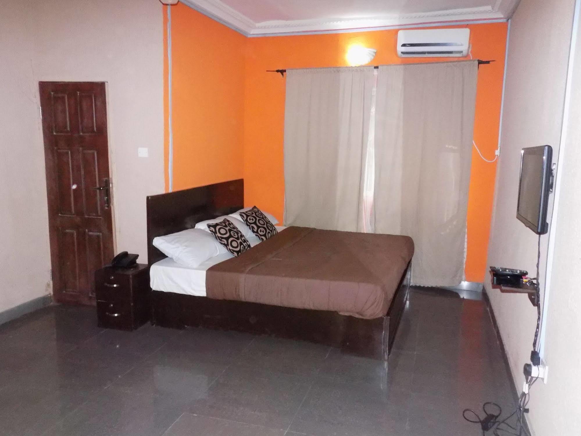 Posh Apartments And Hotel Ikeja Ngoại thất bức ảnh